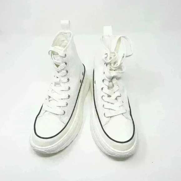 BRAND NEW IN BOX Steve Madden Molliee Sneaker White Fabric - Picture 2 of 9